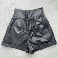 匿名配送♡廃盤品♡GRL グレイル レザーショートパンツ tu88 黒