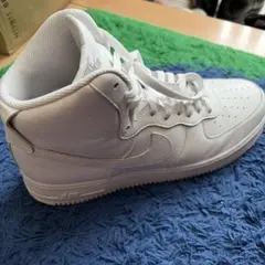 Nike Air Force 1 High ホワイト スニーカーのサムネイル