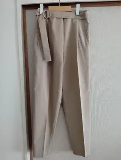 BEAUTY＆YOUTH ベージュ ベルト付き テーパードスラックス