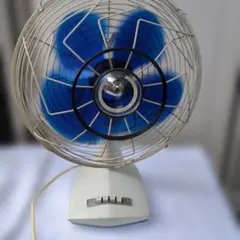 レトロ 卓上扇風機 ブルー羽根 本体 - メルカリ