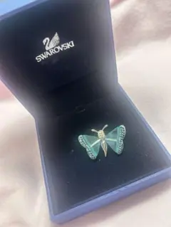 SWAROVSKI 蝶のブローチ 青色クリスタル