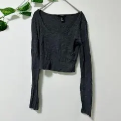 FOREVER 21 グレー 長袖Tシャツ S 短丈 ヘソだし シンプルのサムネイル