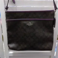 COACH ショルダーバッグ チャーム付き 美品