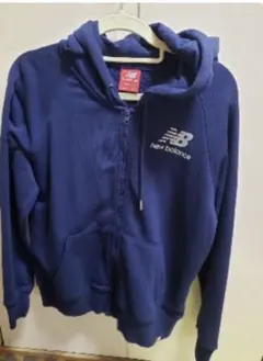 new balance　ネイビー　パーカー　美品　M