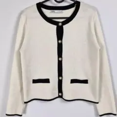 ZARA ホワイト ブラック ボタン付きカーディガン