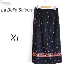 La Belle Saison ロングフレアスカート 13号　XL 黒　花柄
