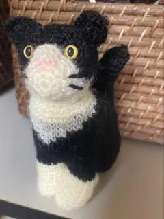 黒白猫のあみぐるみ　ハチワレ　【ハンドメイド】
