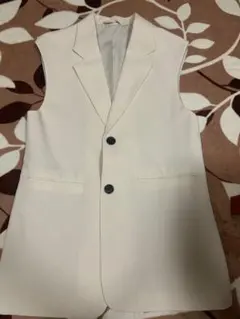 GU ベスト(ベージュ)