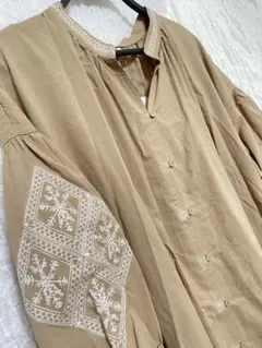 大きいサイズ 身幅実寸79cm 刺繍入り ロングシャツワンピース ベージュ