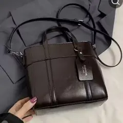 ダークブラウン ショルダーバッグ