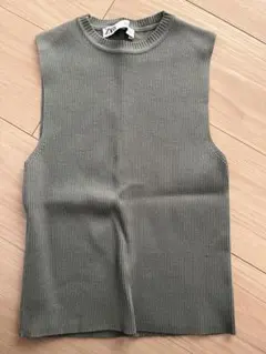 ZARA グリーン ノースリーブのサムネイル