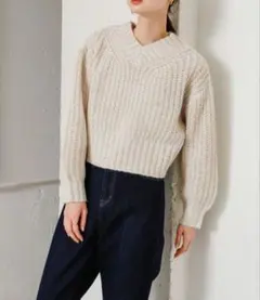 SENSE of PLACE by メランジVネッククロップドセーター