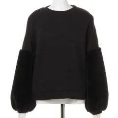 イング　INGNI 袖ファー　トップス　 ブラック 黒 フェイクファー