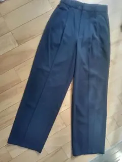 ✦新品✦GU✦キレイ目パンツ、ネイビー