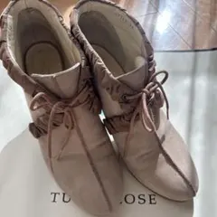 フリル付きベージュブーツ ヒール6cm