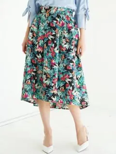 YECCA VECCA 花柄タックイレヘムスカート　ロングスカートのサムネイル
