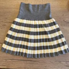 Kolwin グレーと白のストライプ プリーツスカート ゴルフウェア