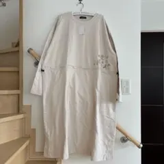 ドラッグストアーズ タグ付き鳥刺繍 ロングワンピース