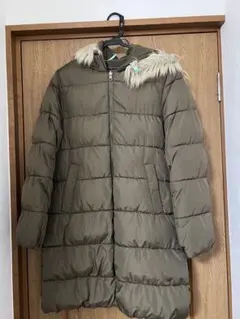 オリーブグリーン ファー付きダウンジャケット