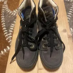 PUMA ブラック ハイカット スニーカー