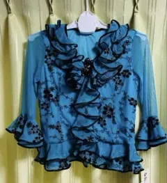 青いレース　黒色の花柄　フリル付きダンス衣装　ダンスウェア　7分袖レースブラウス