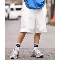 ホワイトカーゴショートパンツ