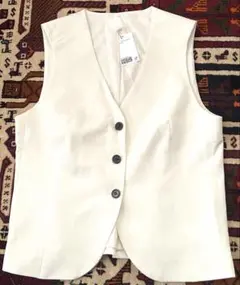 【タグ付き新品！】H&Mエイチアンドエム ホワイト ベスト ノースリーブ