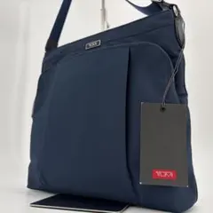 【未使用✨/タグ付き】トゥミ ジーンクロスボディ ショルダーバッグ ネイビーのサムネイル