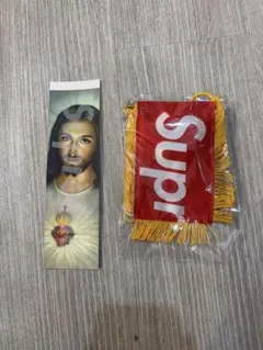 SUPREME WEEK 1 BOX LOGO STICKERとノベルティ