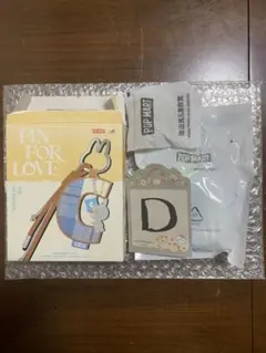 ラブブ PIN FOR LOVEシリーズ アルファベットチャーム【d】