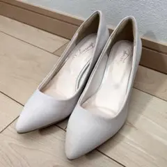ベージュ ポインテッドトゥパンプス　Mサイズ