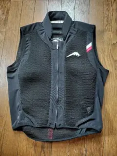 クシタニ　ベスト　皮　美品 クシタニ レザーベスト Lサイズ - メルカリ