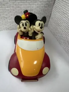 ミッキー・ミニー・プルート 車のフィギュア