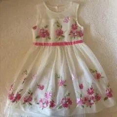 刺繍入りホワイトドレス　子供　ワンピース