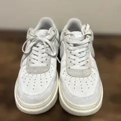 Nike エアフォース1 LUXE