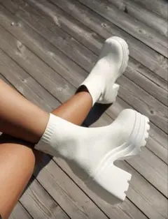 厚底ホワイトソックスブーツ