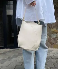 【レガートラルゴ】チューリップバック　ホワイト　ゆべしのサムネイル