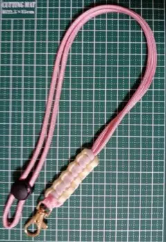 【他のパラコード作品1つ選んで1100円】ネックストラップ　ネックホルダー