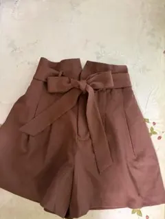 美品※ミスティウーマン　アダストリア※ブラウンリボン付ハイウエストショートパンツのサムネイル