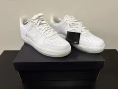 【新品】NIKE　AIR FORCE 1　LOW　ナイキ　エアフォース1のサムネイル