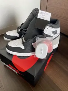 NIKE AIR JORDAN 1 ブラック/ホワイト