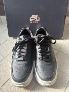 Nike Air Force 1 ブラックスニーカー