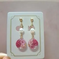 カスミソウのぷっくりレジンイヤリング