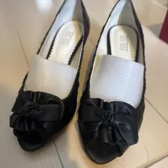 リボン付きオープントゥパンプス 黒