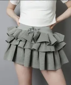SPINNS フリルスカート　灰色
