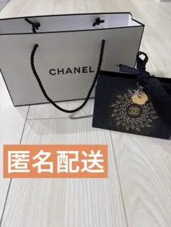 CHANEL チャーム付き　限定ホリデー　ギフトラッピング　ショッパーセット