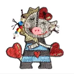 美品 Alberobello アルベロベロ ぶたさん 刺繍ブローチ ビーズハートのサムネイル