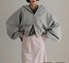 ショートzipフーディ　ローリーズファーム