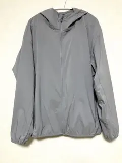 ユニクロ ポケッタブルパーカー グレー Mサイズ