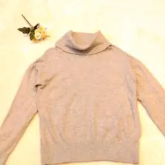 PLSTプラステオフタートルニット　グレージュカシミヤ混